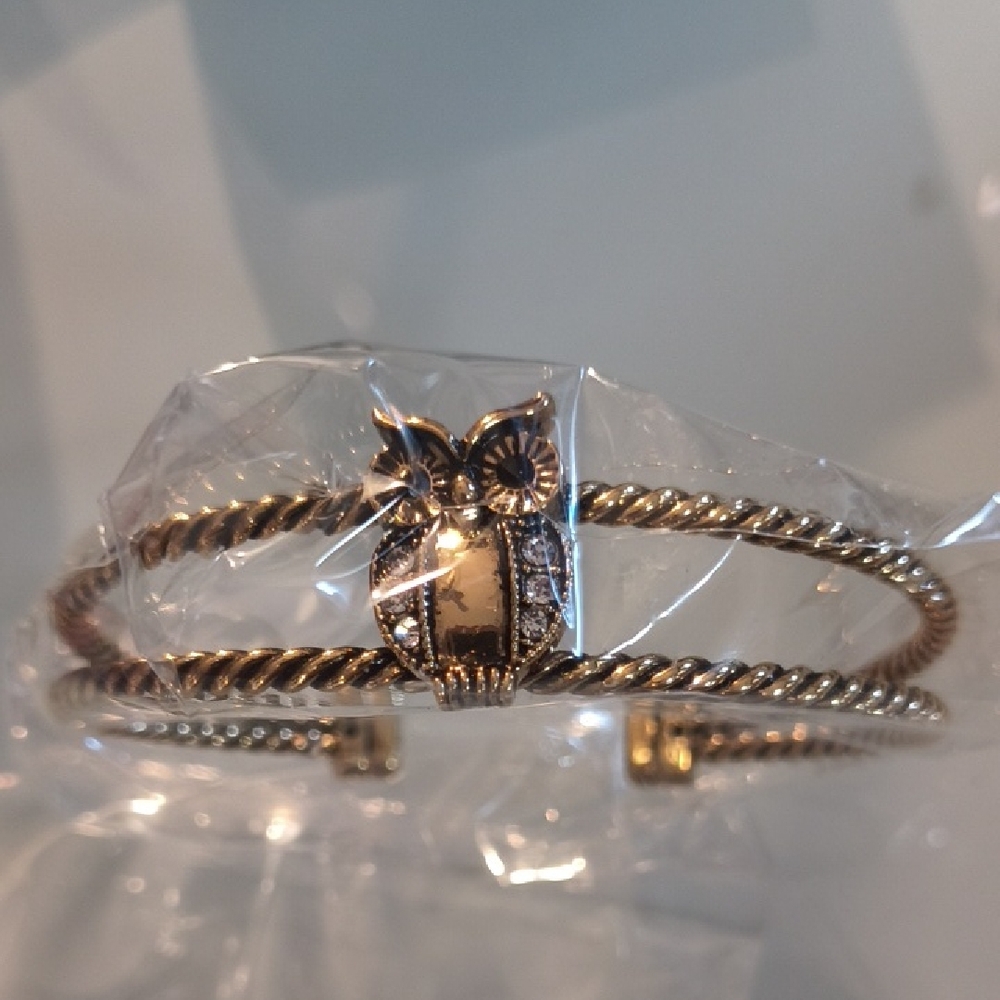 Avon Gold Twisted Owl Bracelet